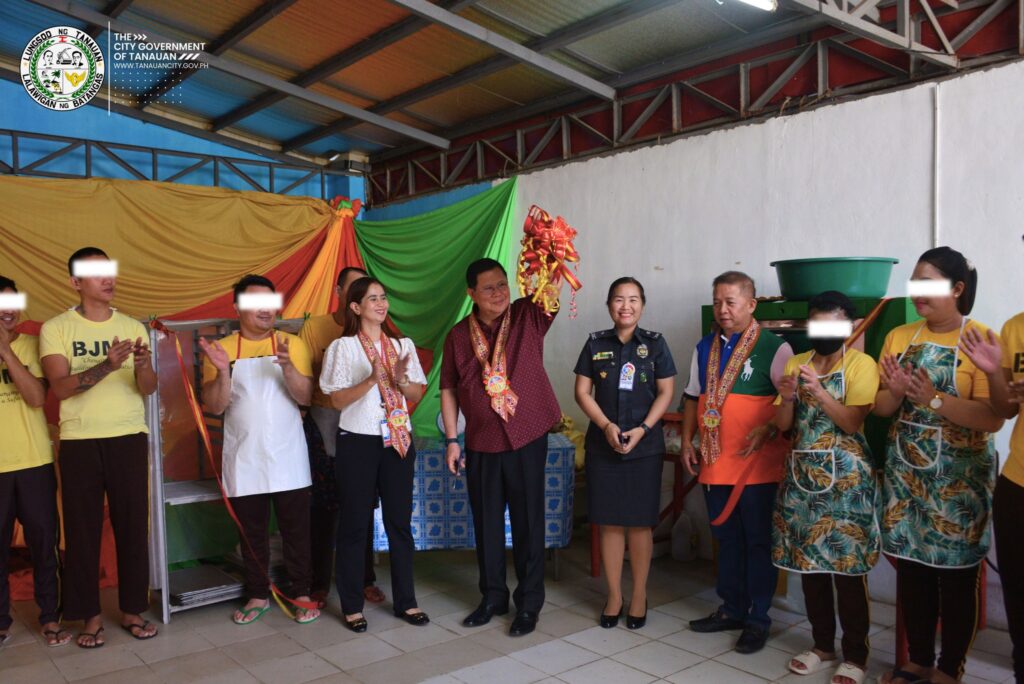 “Bread of Hope” sa pangunguna ni Mayor Sonny Perez Collantes kasama ang Tanauan CSWD at pamunuan ng BJMP Tanauan City sa pangunguna ni ail Warden Female Dormitory JINSP ALLAIN M ABASTILLAS.